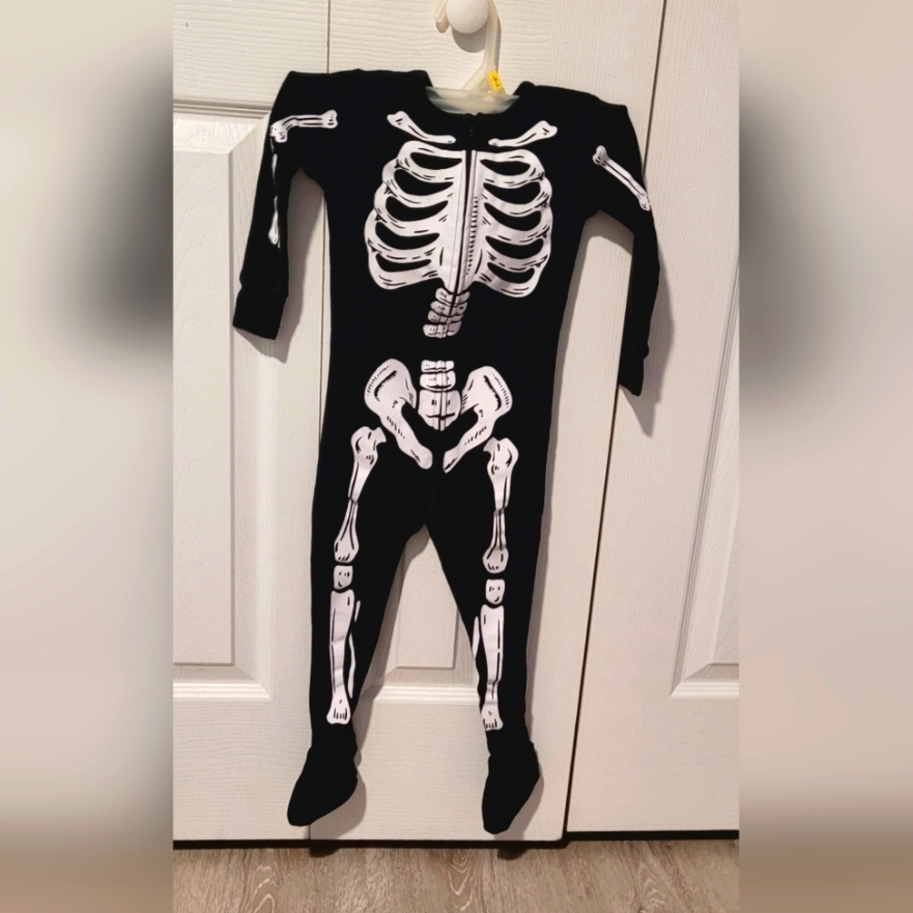 Old Navy cute Halloween Skeleton Costume NWOT